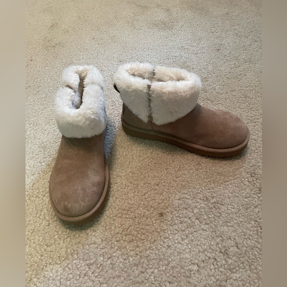 Koolaburra By UGG. Women's Aubrei Mini Faux-Shearling Booties - Picture 2 of 6